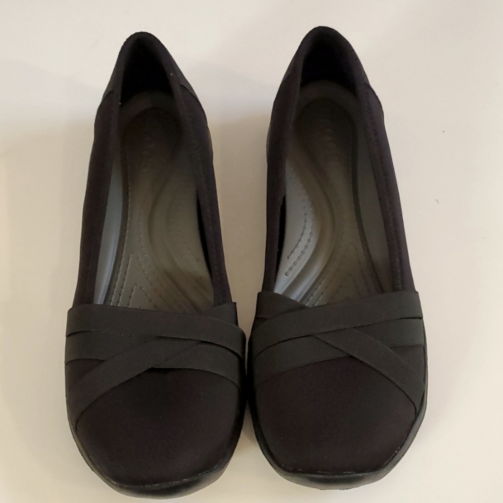 NWOT CROCS Women's Busy Day Black Strappy Flats Size 10